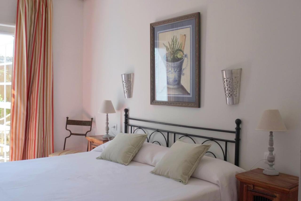 Hotel Madreselva - Grupo Califa Los Canos De Meca Extérieur photo