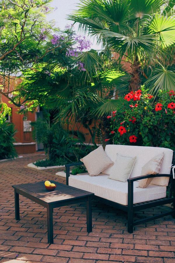 Hotel Madreselva - Grupo Califa Los Canos De Meca Extérieur photo